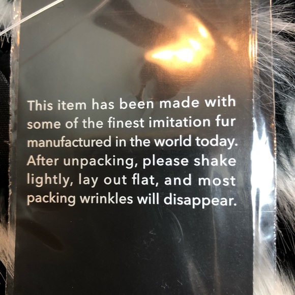 CeLeste by Bibhu Faux Fur Boa - Picture 6 of 6